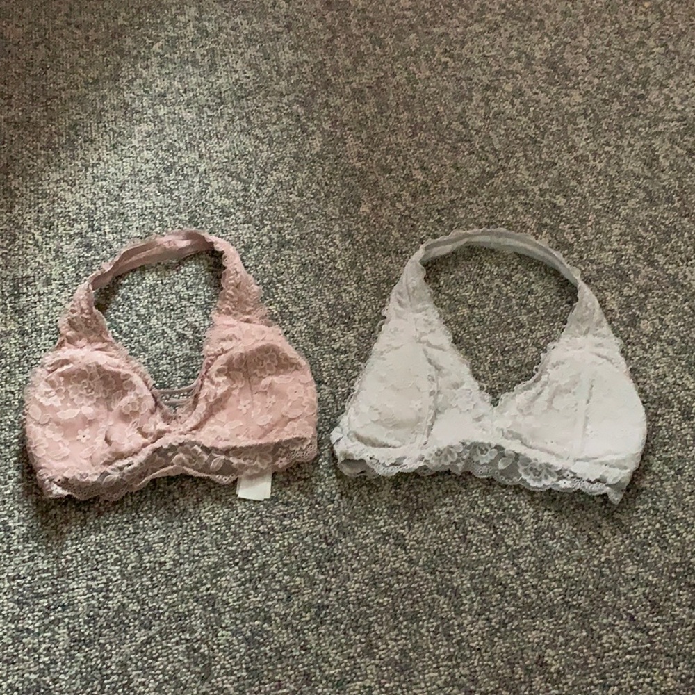 GILLY HICKS lace bralettes white and pink